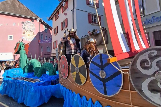 Einen solch&#8217; schnen Fasnachtsumzug gab es selten.  | Foto: Krug