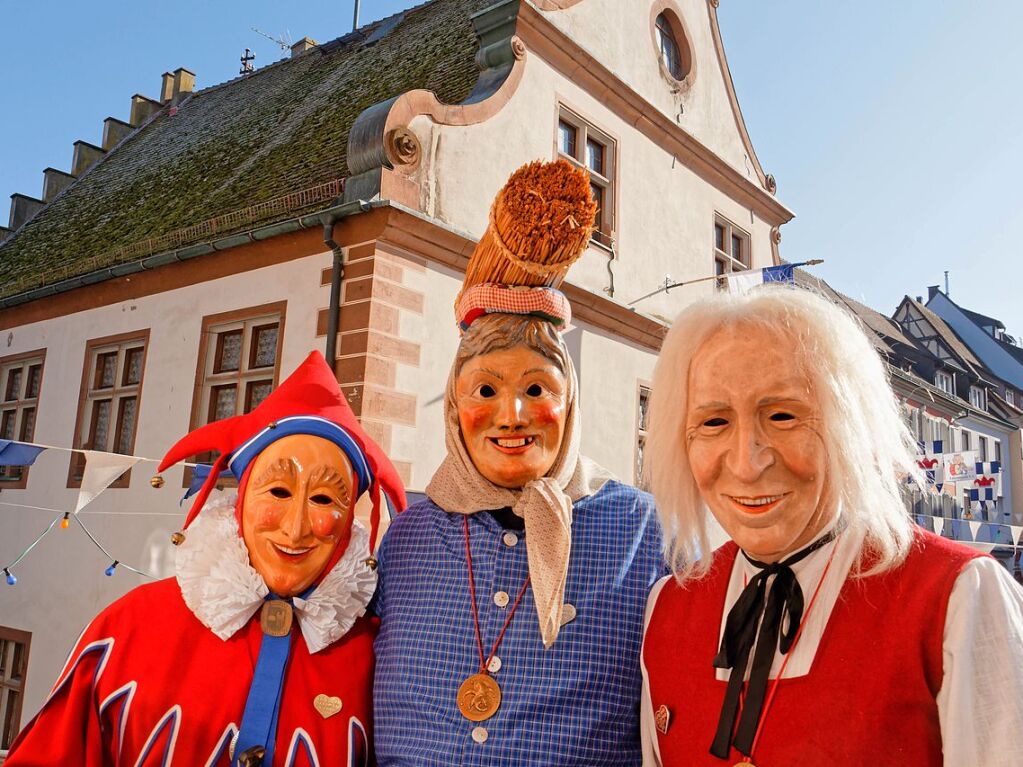 Groer Umzug in Endingen: Trio im Sonnenschein - Galli, Dialfraili und Jokili