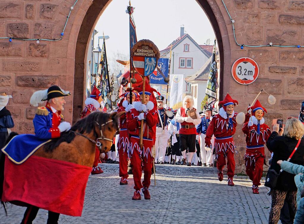 Groer Umzug in Endingen: Es geht los