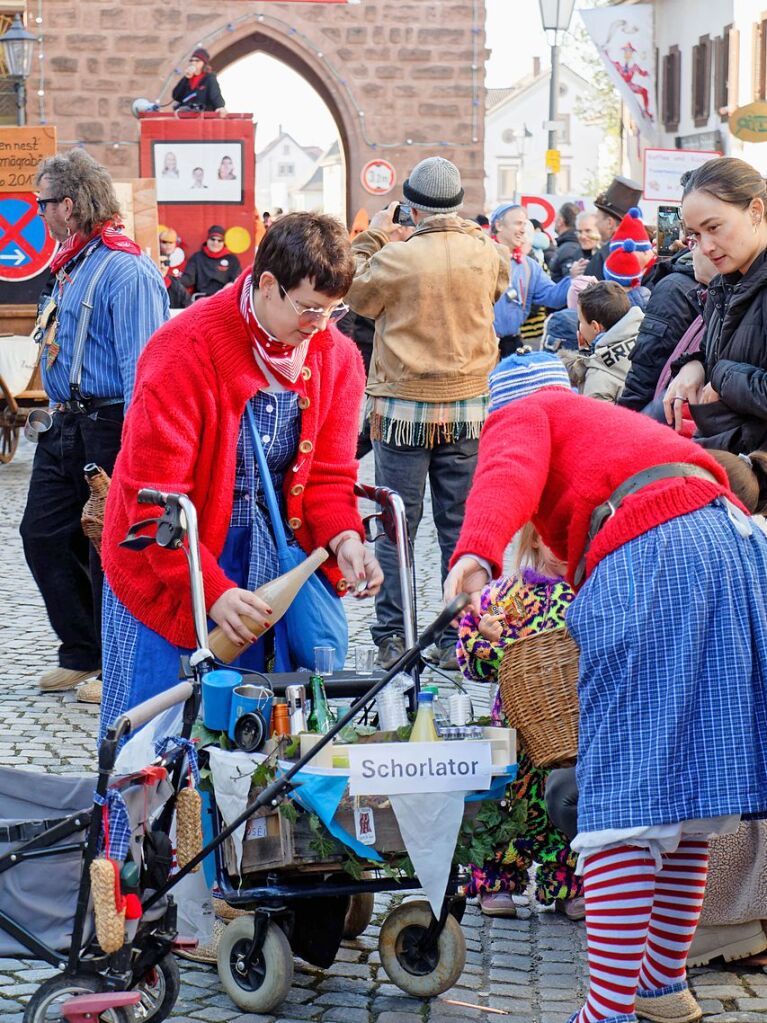 Groer Umzug in Endingen: Barwagen der etwas anderen Art