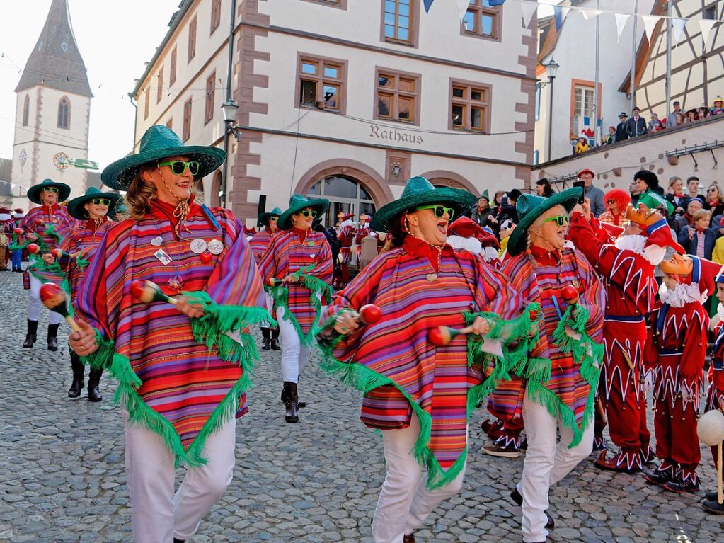 Groer Umzug in Endingen: Der Turnverein entfhrte nach Mexiko.