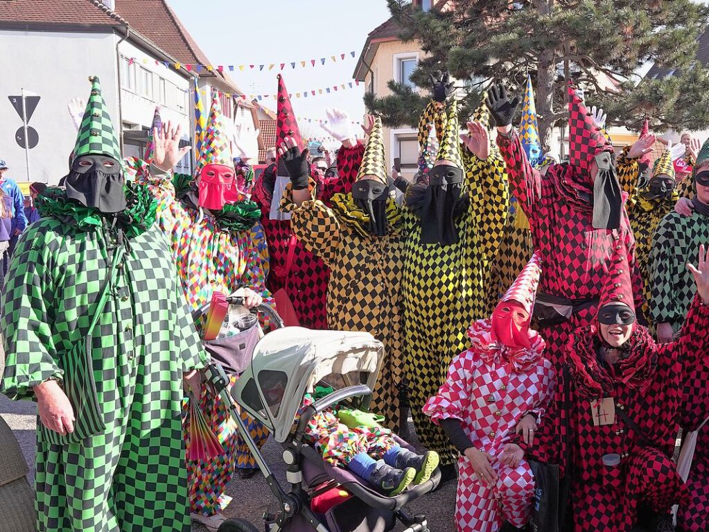 Rosenmontagsumzug in Wyhl: Klons – eine alte Tradition lebt wieder auf.