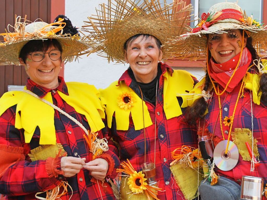 Rosenmontagsumzug in Kiechlinsbergen: Gute Laune bei strahlendem Sonnenschein