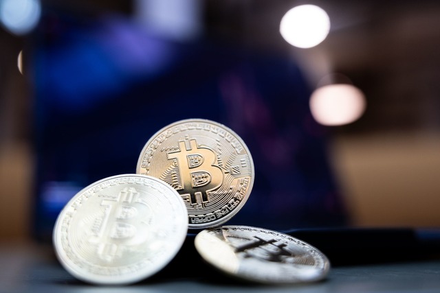 Der Bitcoin f&auml;llt wieder unter 90.000 US-Dollar. (Archivbild)  | Foto: Hannes P Albert/dpa