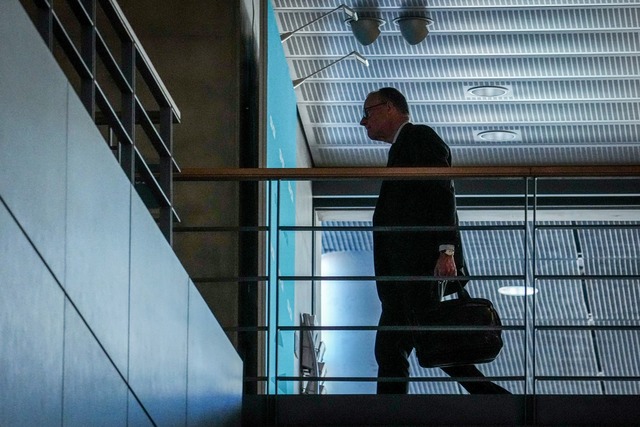 CDU-Chef Friedrich Merz kommt zu den S...ungsgespr&auml;chen von Union und SPD.  | Foto: Kay Nietfeld/dpa