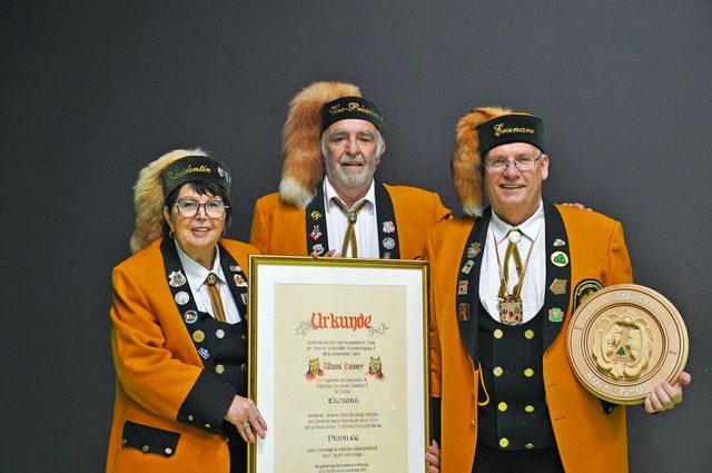 Anne Rosel Schwarz Prsidentin der Sch...lheinz Br und  Alfons Romey (rechts).  | Foto: Schwarzwlder Narrenvereinigung