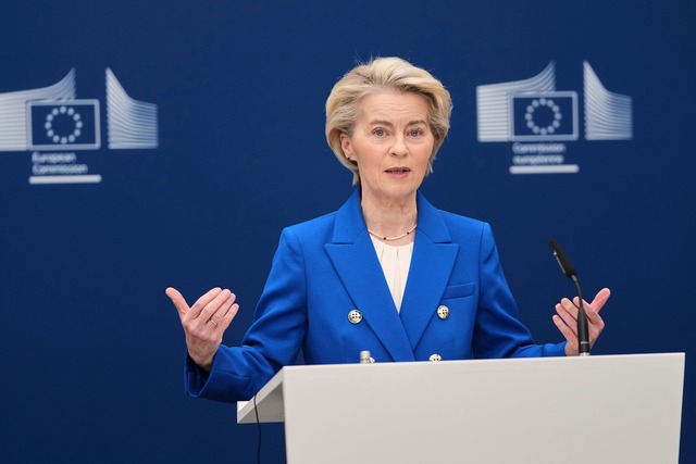 Von der Leyen will Europa wieder aufr&uuml;sten.  | Foto: Virginia Mayo/AP/dpa