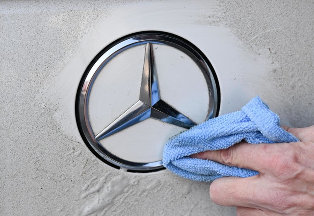 Kosten sparen, wettbewerbsfhiger werden: Das ist das Zile von Mercedes-Benz  | Foto: Bernd Weissbrod 