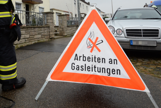 Greres Gasleck bei Baustelle in Freiburg - Strae teilweise gesperrt