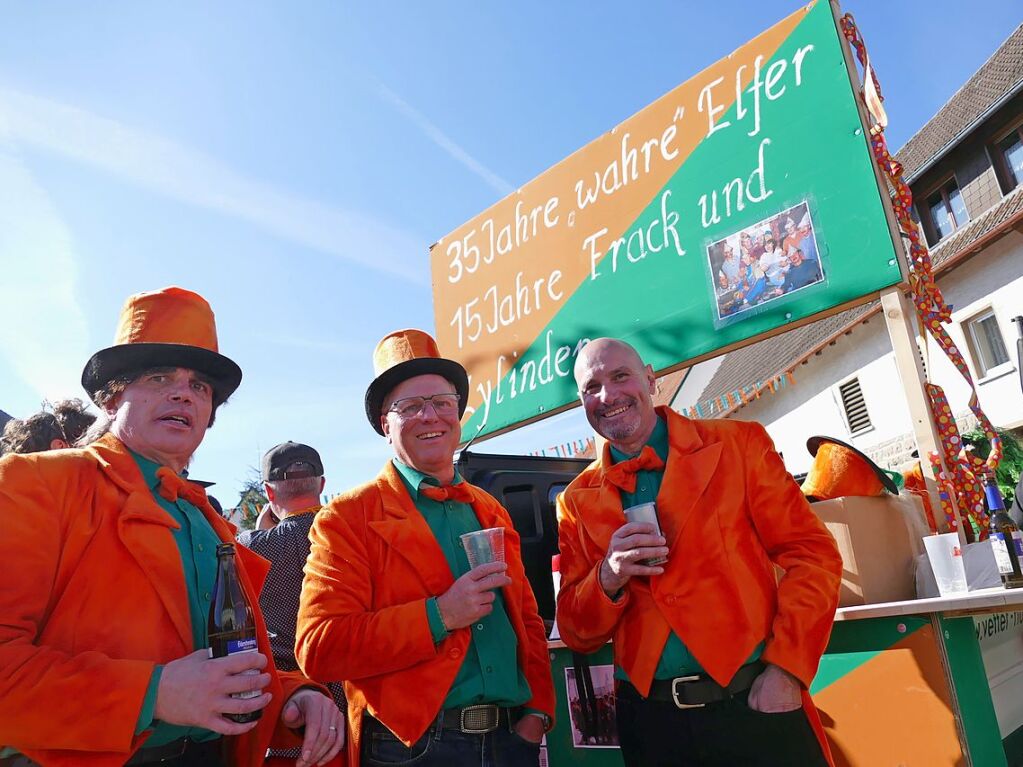 In Ewattingen gibt es einen wunderbar bunten Fasnetumzug, der viele Gruppen aus der Region lockt.