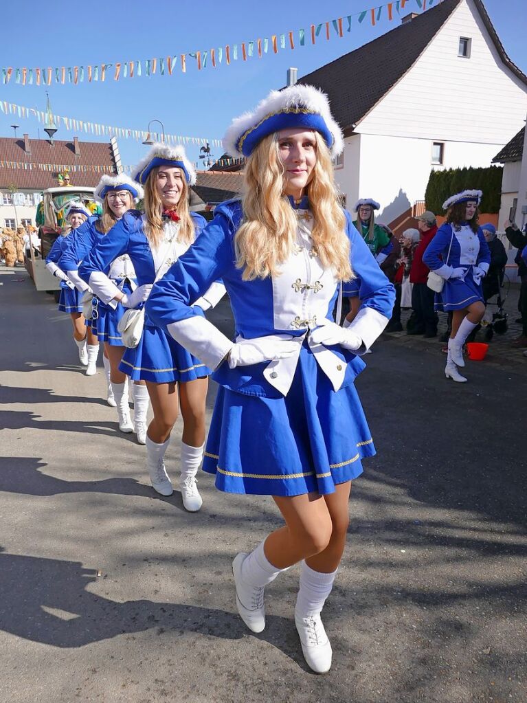 In Ewattingen gibt es einen wunderbar bunten Fasnetumzug, der viele Gruppen aus der Region lockt.