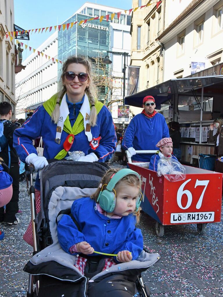 So feierten in Lrrach die Nrrinnen und Narren den Fasnachtszyschdig.