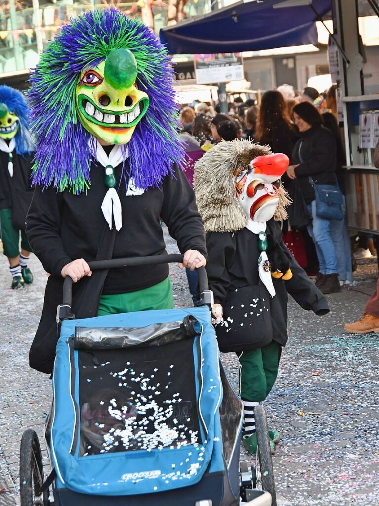 So feierten in Lrrach die Nrrinnen und Narren den Fasnachtszyschdig.