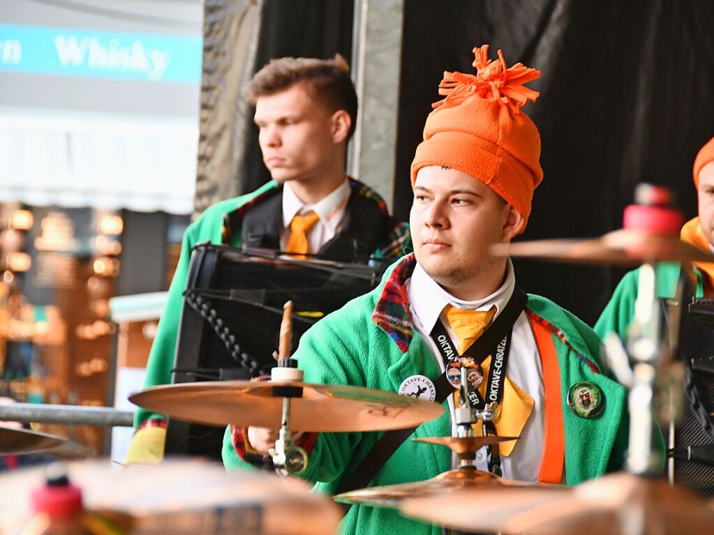 So feierten in Lrrach die Nrrinnen und Narren den Fasnachtszyschdig.