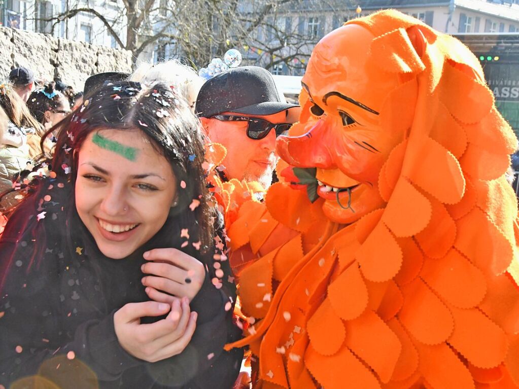 So feierten in Lrrach die Nrrinnen und Narren den Fasnachtszyschdig.