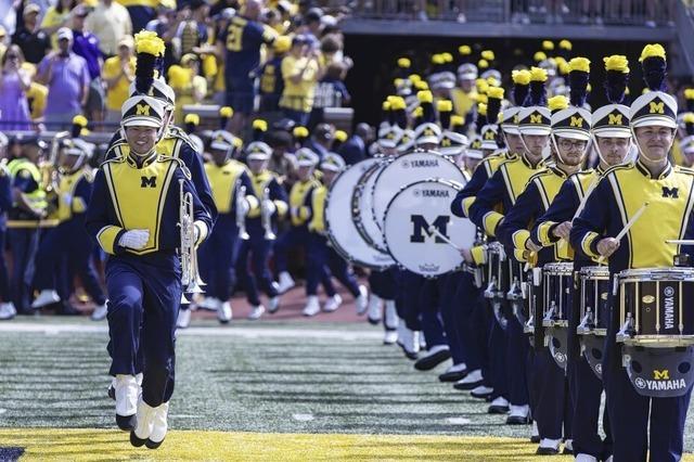 Die Michigan Marching Band kommt in die Stadt