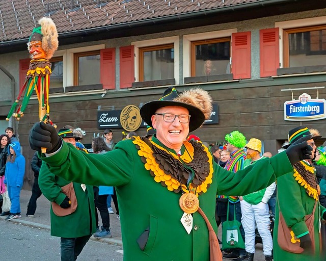 Der Lenzkircher Narrenvater Helmut Hab...d und dem prchtigen Umzug kein Wunder  | Foto: Wolfgang Scheu