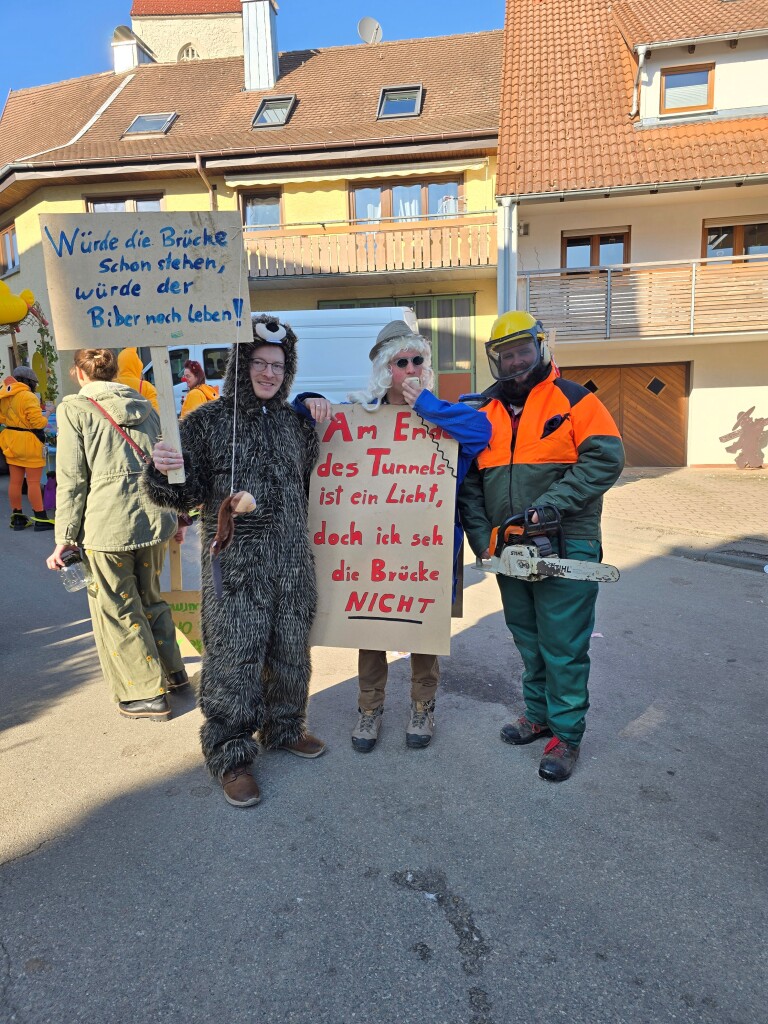 Bei dem Umzug in Lffingen waren aufwendige Wagen und tolle Gruppen unterwegs.