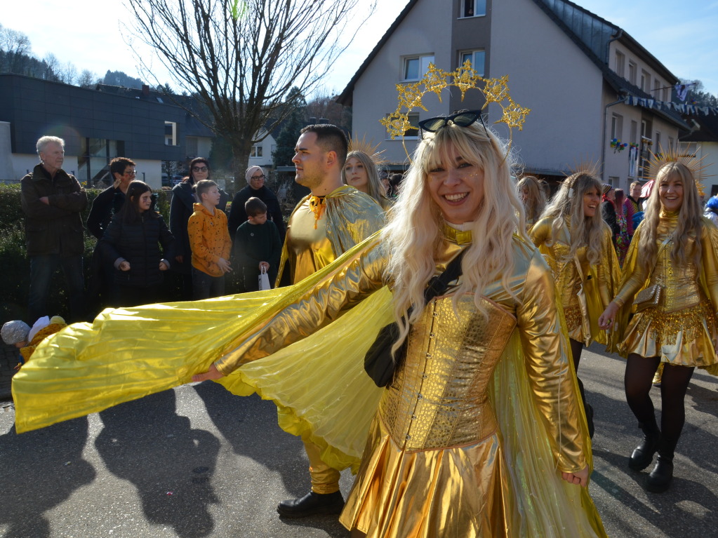 Die Trachtenkapelle Glottertal sowie die Narrenznfte Triibl, Plattewiebli und Eichberghexen marschieren am Sonntag vorneweg. Es folgten diverse Gruppierungen aus dem Glottertal sowie sechs Gastznfte.