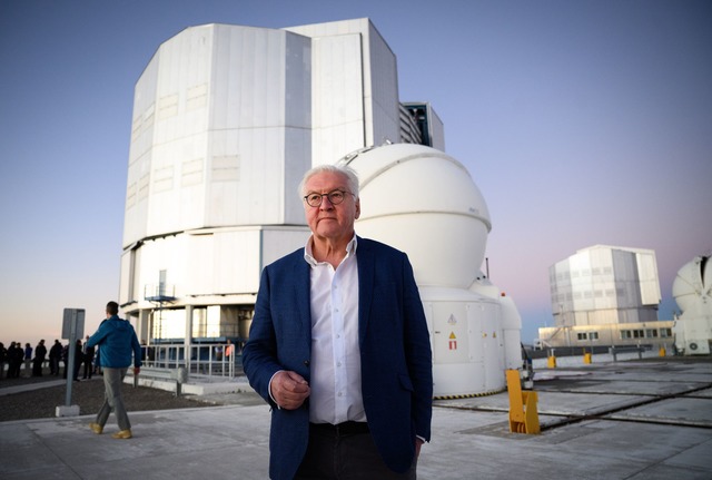 Bundespr&auml;sident Frank-Walter Stei...h f&uuml;r Weltraumtechnik begeistern.  | Foto: Bernd von Jutrczenka/dpa