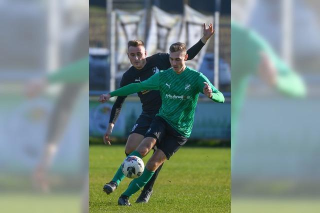 Die Bezirksliga startet mit einem Top-Spiel und Kellerduellen aus der Winterpause