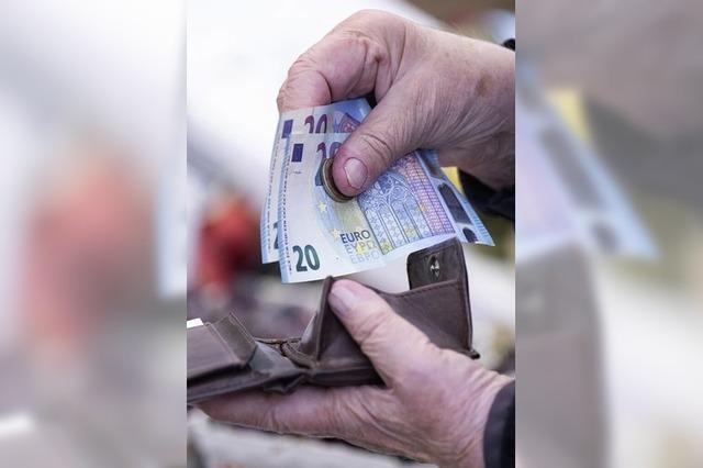 Priester ausgenutzt und Geld abgezweigt