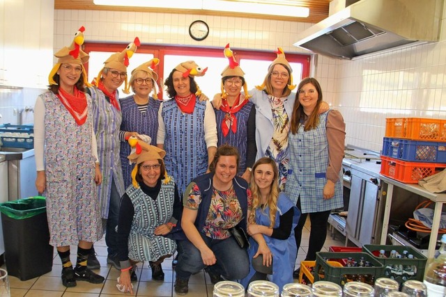 An der Seniorenfasnet bewirteten dei Frauen von C.L.U.B. das Paulinerheim.  | Foto: Heidi Rombach