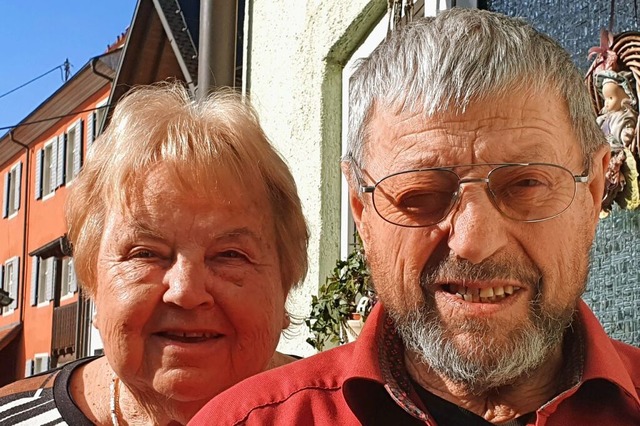 Hans-Dieter und Eva Schies singen seit Jahrzehnten zusammen im Breisacher Chor.  | Foto: Eberhard Kopp