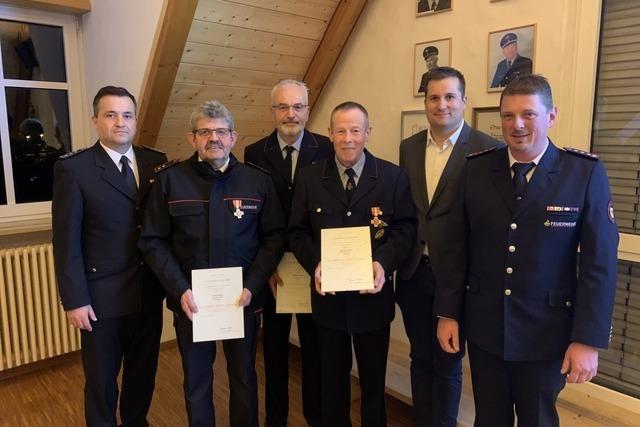 Silbernes Feuerwehrehrenkreuz fr Kommandant Sascha Disch