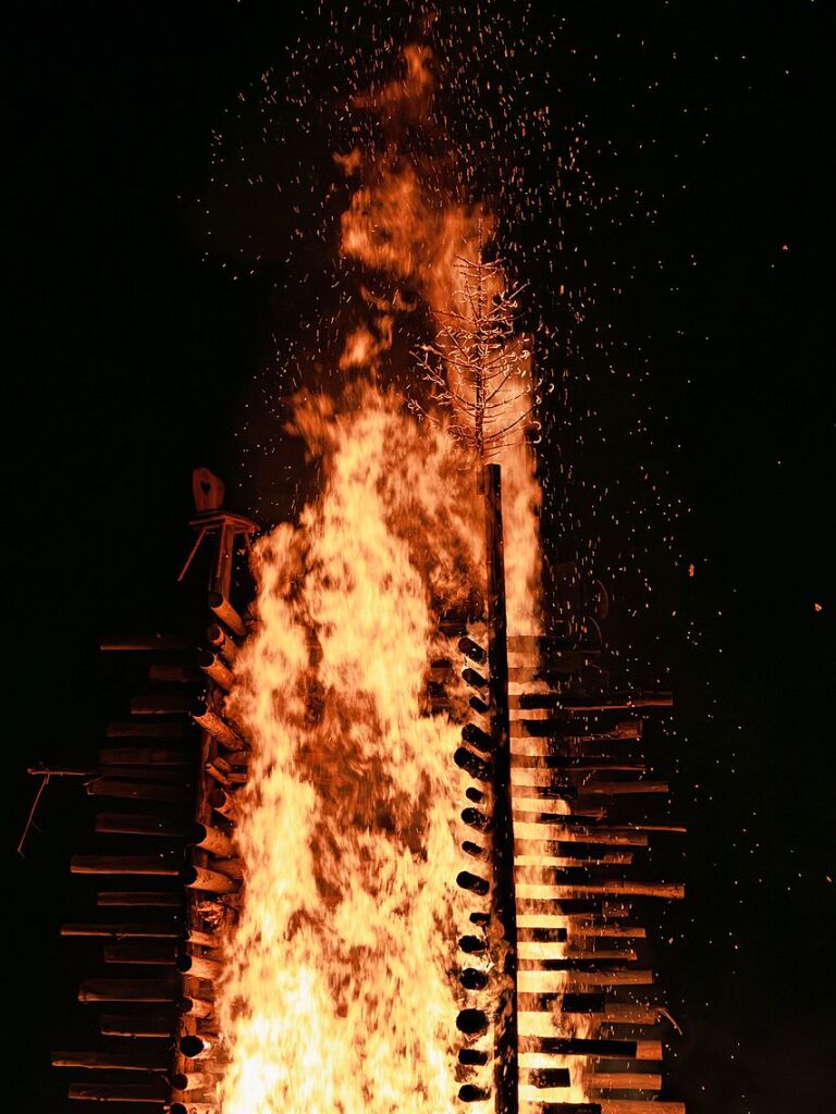 Impressionen vom Schiebeschlagen in Oberried 2025