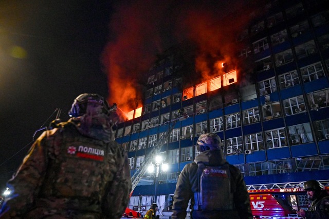 Russische Luftangriffe zerst&ouml;ren ...e Objekte in der Ukraine. (Archivbild)  | Foto: -/Ukrinform/dpa