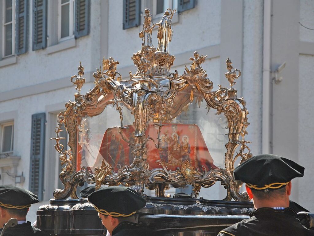 Zu Ehren des heiligen Fridolin zog eine Prozession durch die Innenstadt von Bad Sckingen.