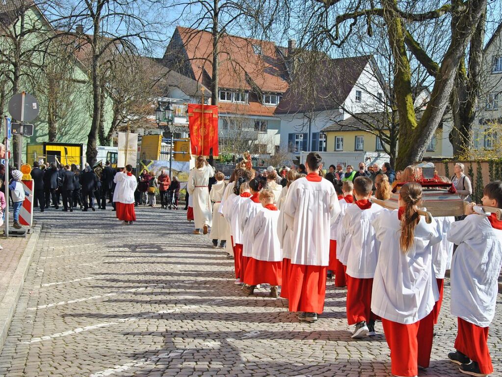 Zu Ehren des heiligen Fridolin zog eine Prozession durch die Innenstadt von Bad Sckingen.