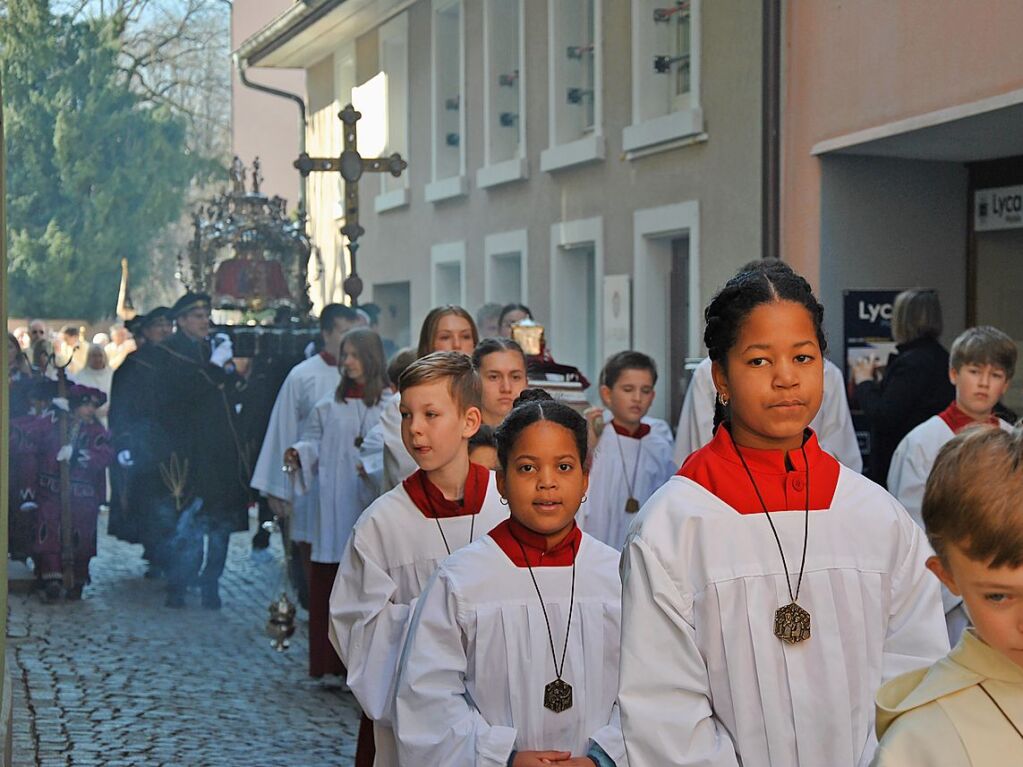 Zu Ehren des heiligen Fridolin zog eine Prozession durch die Innenstadt von Bad Sckingen.