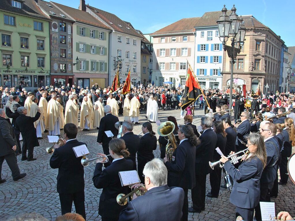 Zu Ehren des heiligen Fridolin zog eine Prozession durch die Innenstadt von Bad Sckingen.