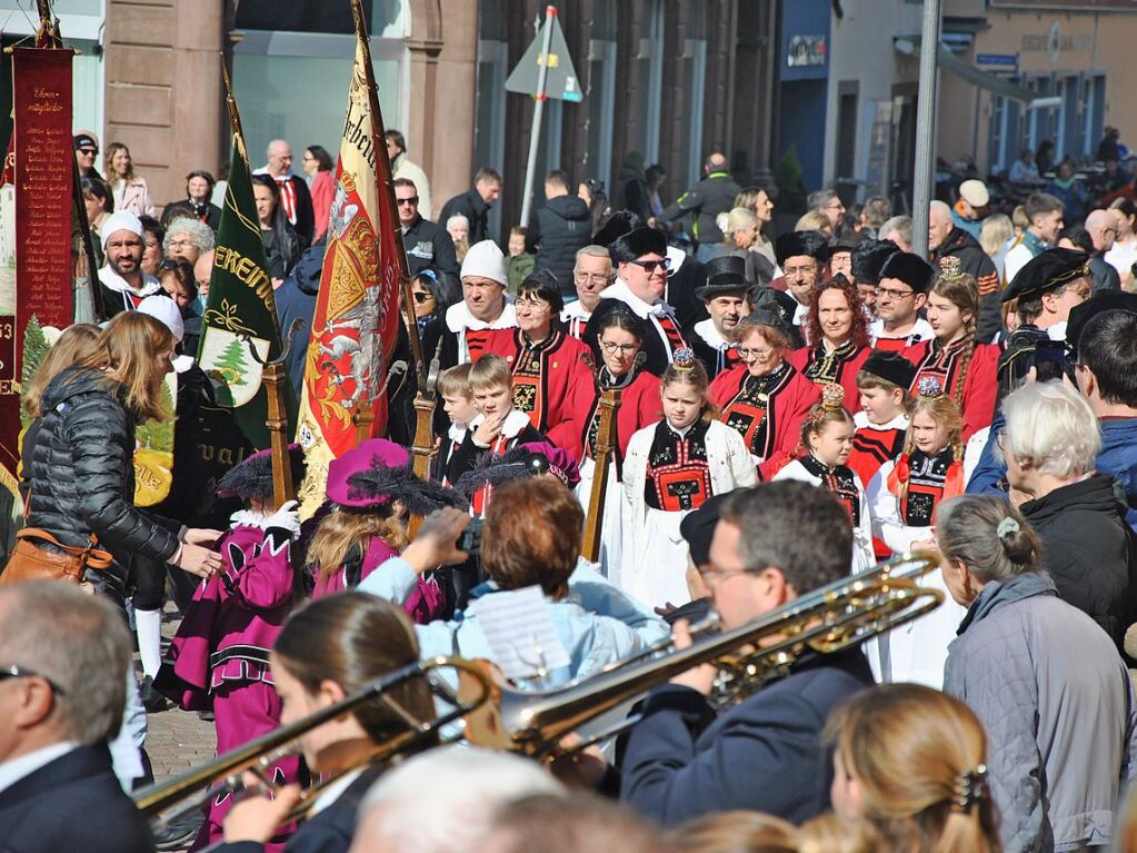 Zu Ehren des heiligen Fridolin zog eine Prozession durch die Innenstadt von Bad Sckingen.