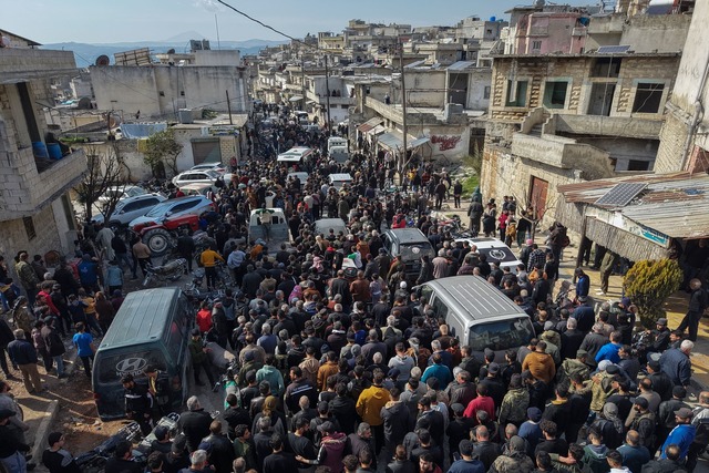 Bei den Auseinandersetzung kamen laut ...hr als 1.000 Menschen um. (Archivbild)  | Foto: Omar Albam/AP/dpa