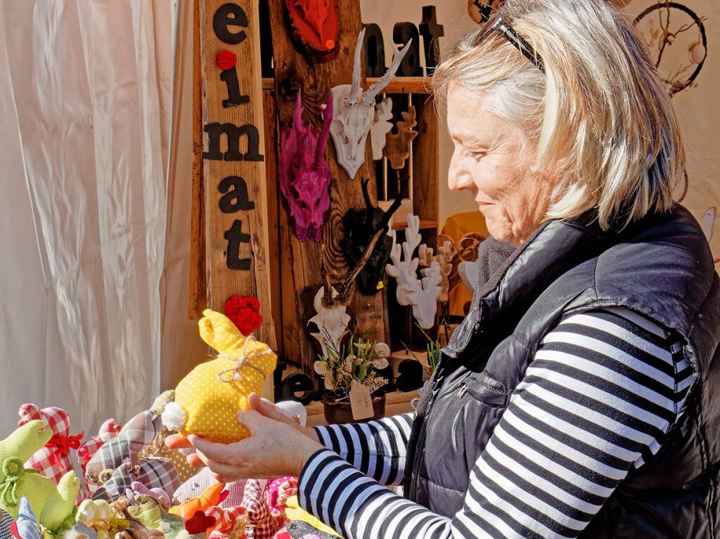 Breisgauer Frhling in Kenzingen: Vielfltiges Kunsthandwerk - ganz im Zeichen von Frhling und Ostern - prgte das Angebot an den Stnden in der Innenstadt.