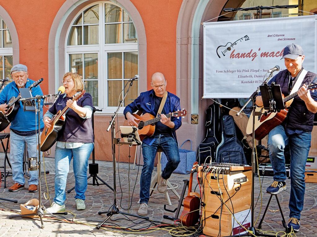 Breisgauer Frhling in Kenzingen: Die Band Handg'machd bei ihrem Auftritt am Sonntag in der Kenzinger Innenstadt.