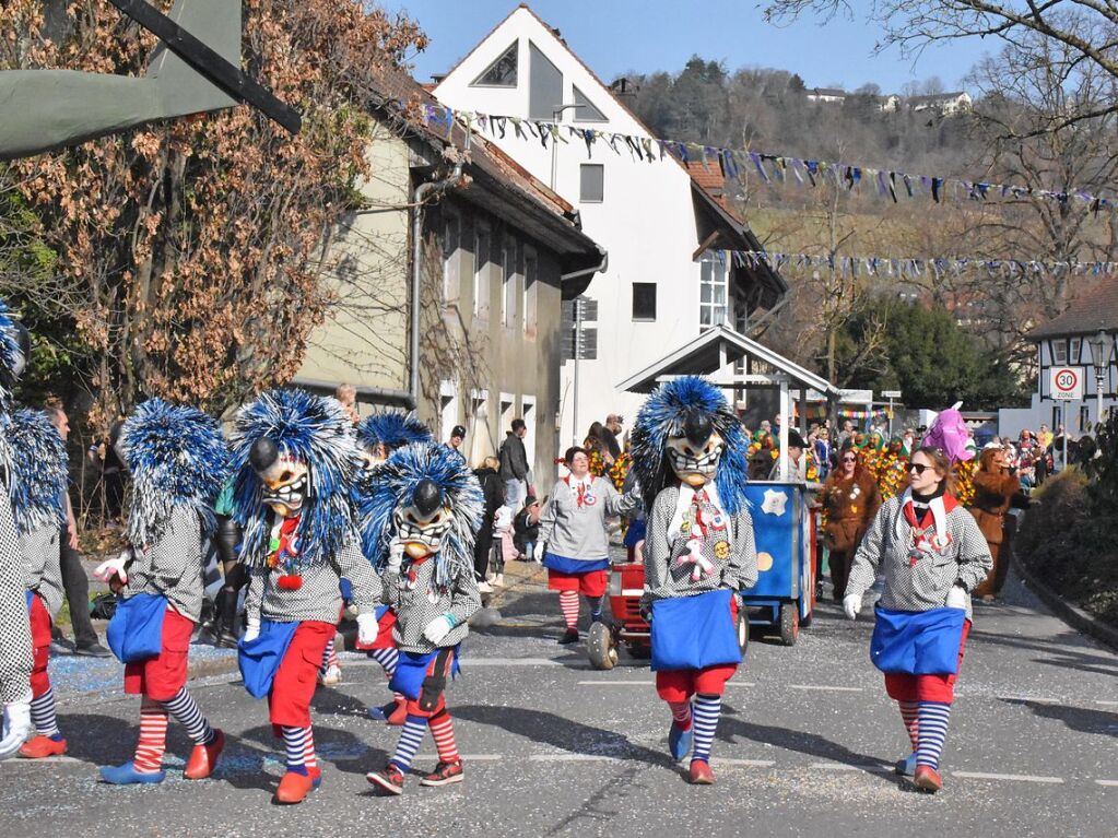 Rund 120 Fasnachtscliquen zogen am Sonntag durch Weil am Rhein und trieben Schabernack mit den Zuschauern.