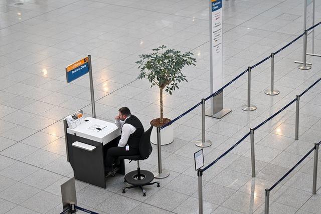 Warnstreiks an 13 deutschen Flughfen legen Flugverkehr lahm