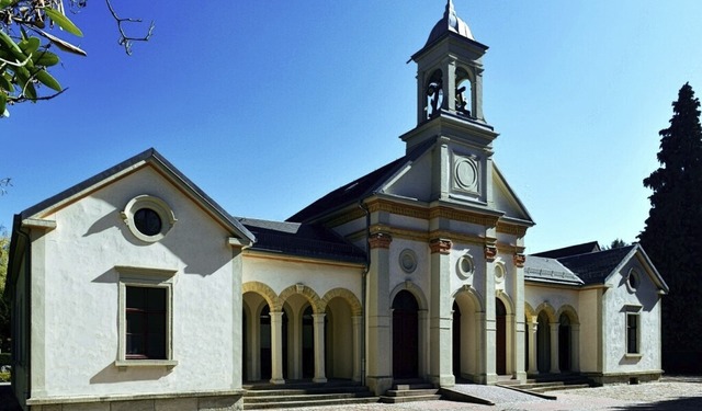 Die Friedhofskapelle ist Treffpunkt f...istorischer Waldbachfriedhof anbietet.  | Foto: Axel Bleyer