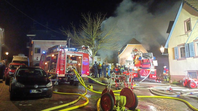 Groeinsatz der Feuerwehr am Montagabend in der Endinger Altstadt  | Foto: Ruth Seitz