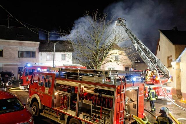 Ein Toter nach Brand in Endinger Altstadt - Ermittlungen der Kripo dauern an