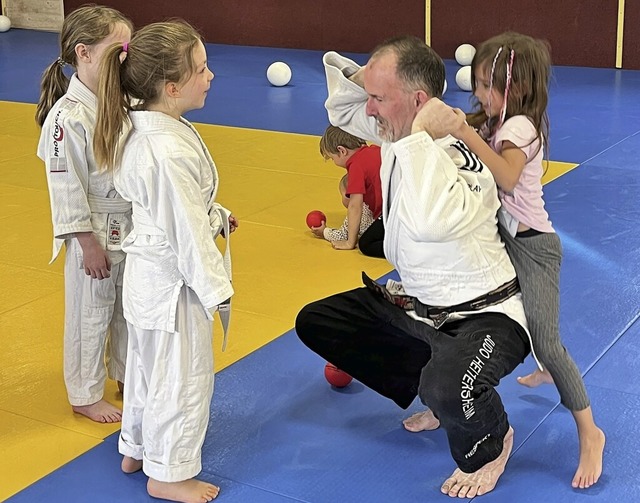 Judo ist fr Raimo Klz seit 55 Jahren...nge an die Grundregeln des Judo heran.  | Foto: Sabine Model