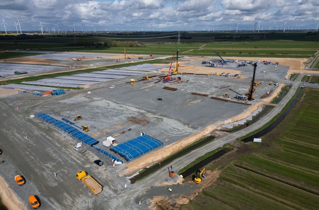 Was wird aus der geplanten Batteriefabrik in Schleswig-Holstein? (Archivbild)  | Foto: Christian Charisius/dpa