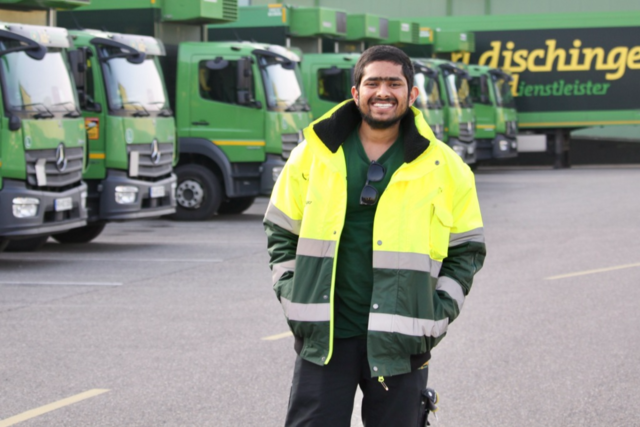 Indischer Azubi wird zum Lkw-Fahrer ausgebildet: 