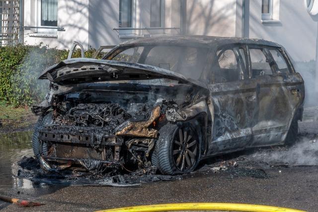 Nach Autobrand in Denzlingen schliet die Polizei Brandstiftung aus