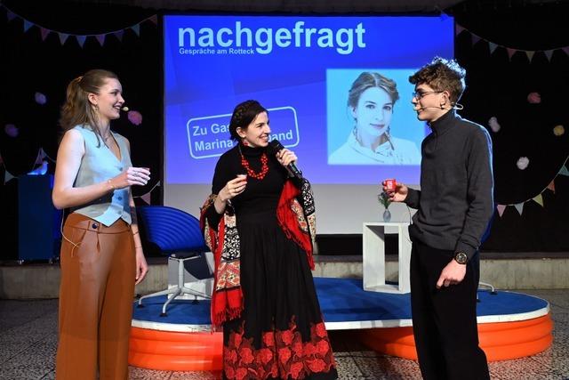 Die Ex-Piratin Marina Weisband kommt in Schwarz-Rot zur Freiburger Talkshow – und propagiert grne Ideen