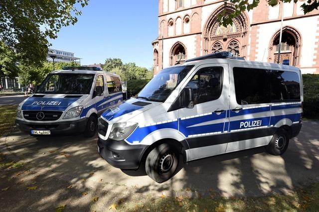 Zwei Festnahmen von Mnnern mit Drogen auf dem Sthlinger Kirchplatz in Freiburg